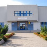 Zdjęcie budynku szkoły od frontu